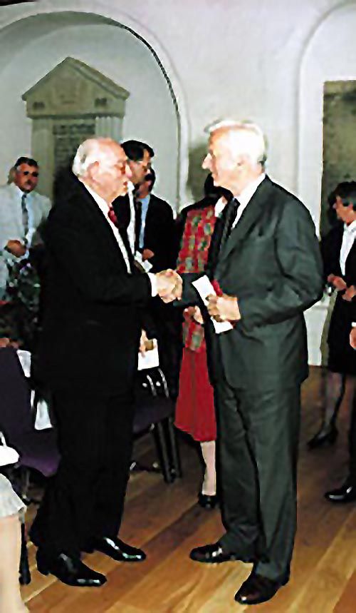 Ehrung bügerschaftlichen Engagements durch den Bundespräsidenten Richard von Weizsäcker.